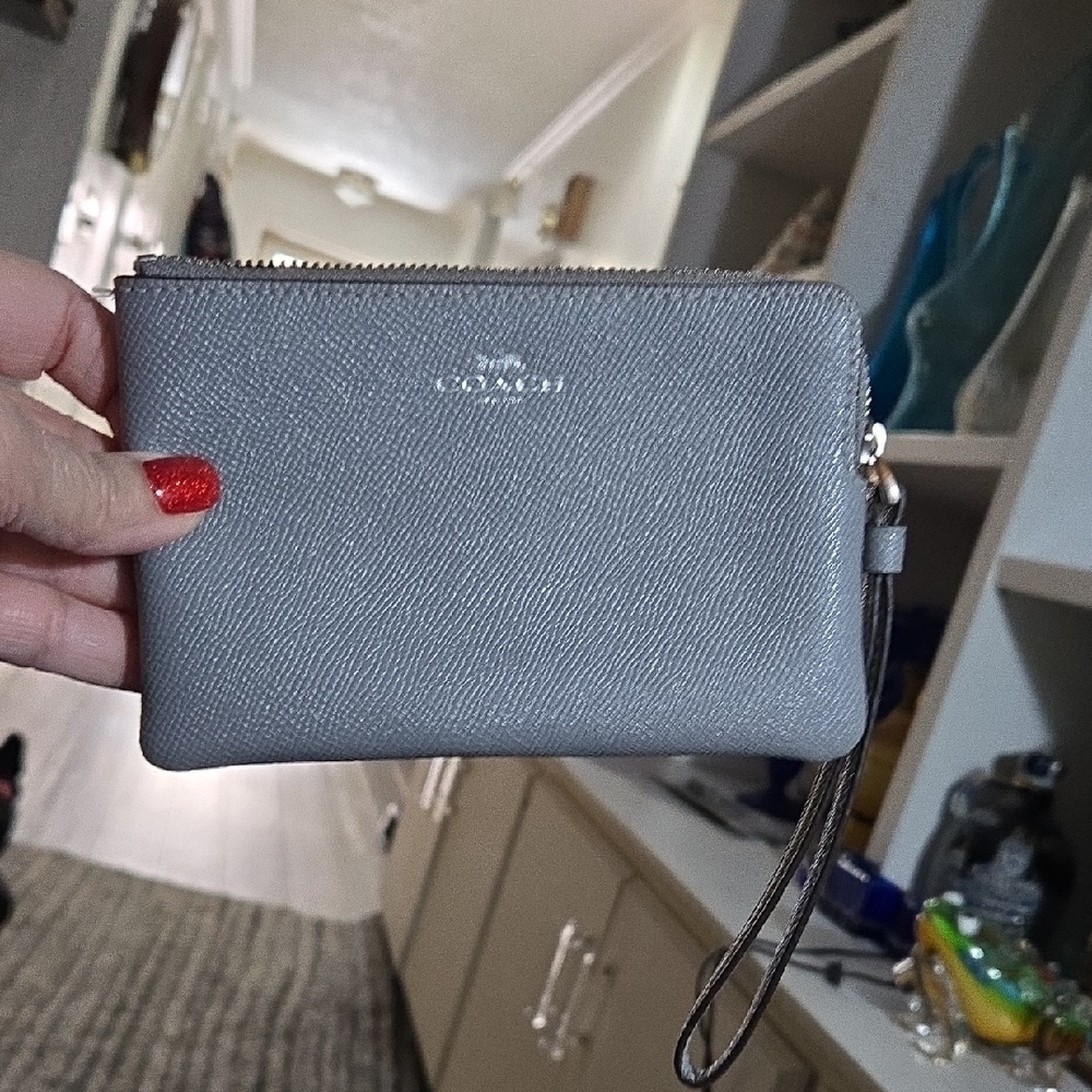 Coach Silver-Gray Crossgrain Corner Zip Leather Wristlet, 9